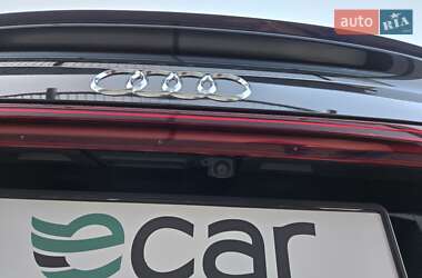 Позашляховик / Кросовер Audi e-tron Sportback 2022 в 