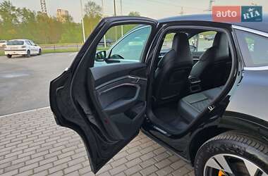 Позашляховик / Кросовер Audi e-tron Sportback 2022 в 
