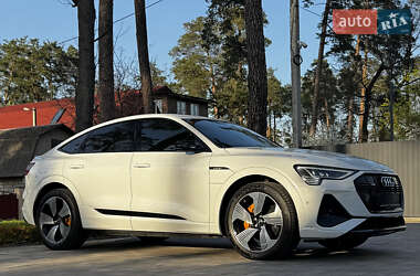 Позашляховик / Кросовер Audi e-tron Sportback 2021 в 