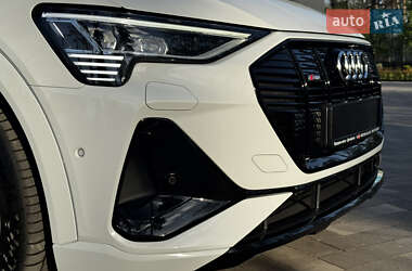 Позашляховик / Кросовер Audi e-tron Sportback 2021 в 