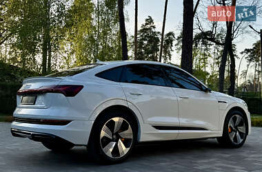 Позашляховик / Кросовер Audi e-tron Sportback 2021 в 