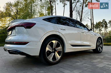 Позашляховик / Кросовер Audi e-tron Sportback 2021 в 