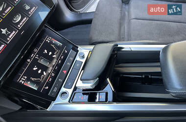 Внедорожник / Кроссовер Audi e-tron Sportback 2020 в 