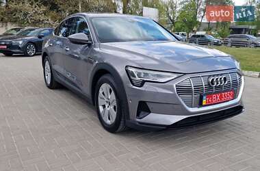 Позашляховик / Кросовер Audi e-tron Sportback 2021 в 