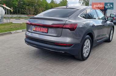 Позашляховик / Кросовер Audi e-tron Sportback 2021 в 
