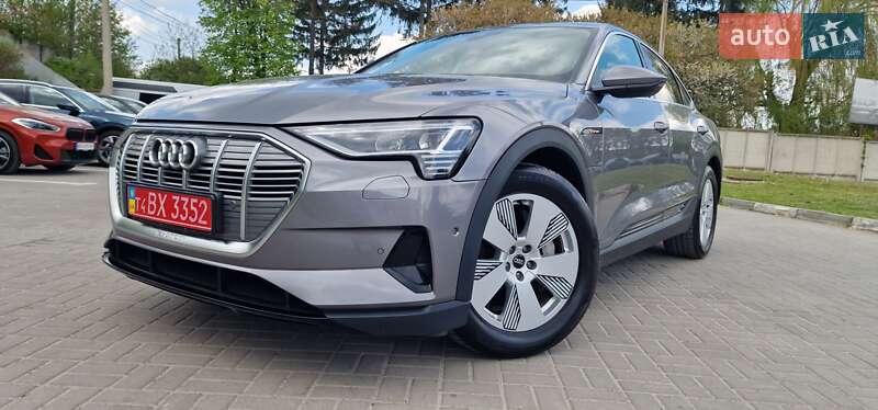 Позашляховик / Кросовер Audi e-tron Sportback 2021 в 