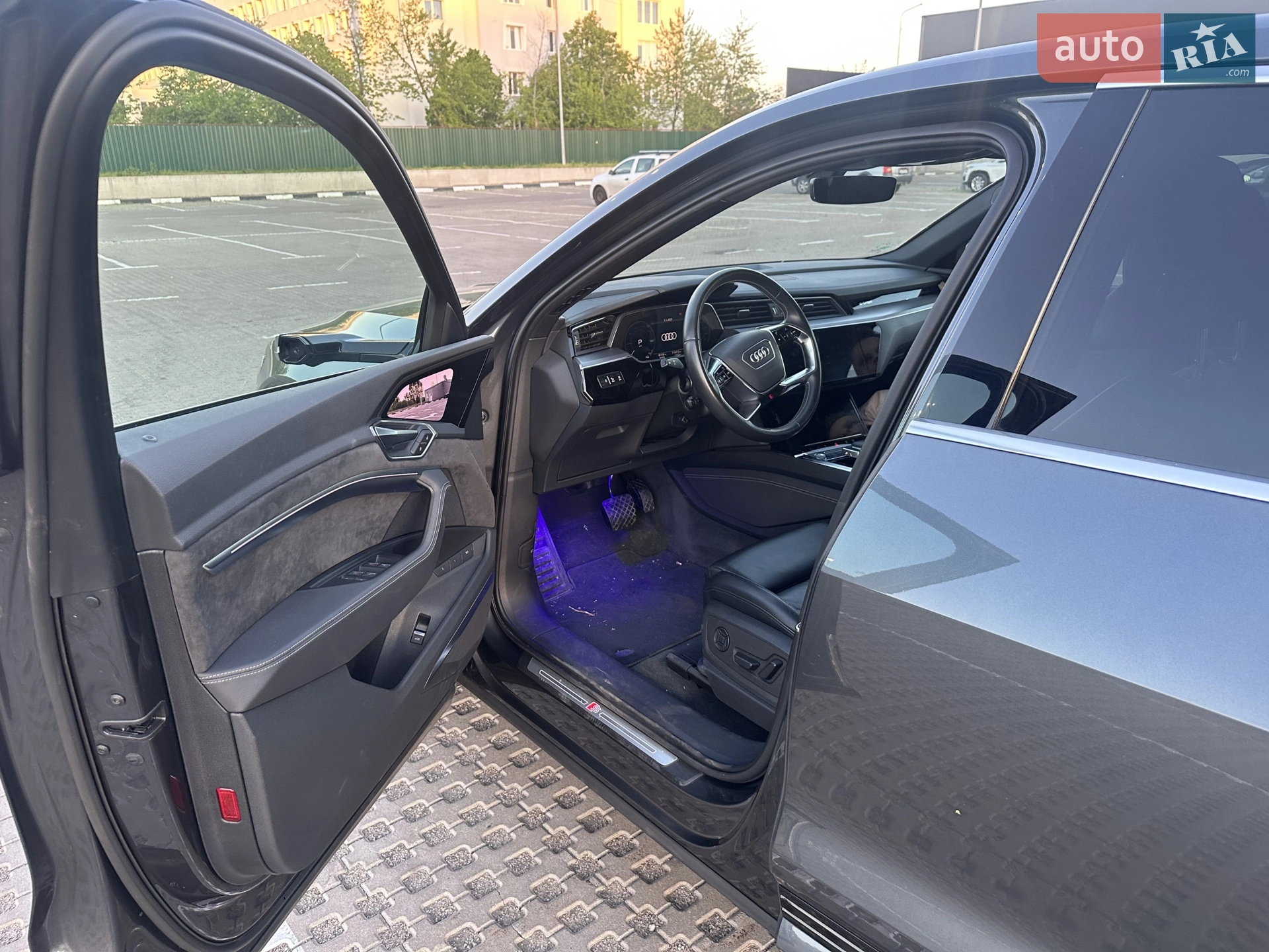 2020 Audi e-tron Sportback - мініатюра 5