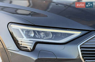 Позашляховик / Кросовер Audi e-tron Sportback 2020 в 