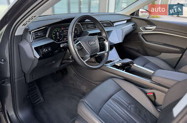 Позашляховик / Кросовер Audi e-tron Sportback 2020 в 