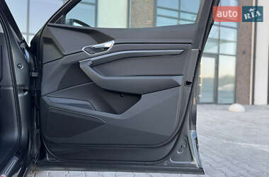 Позашляховик / Кросовер Audi e-tron Sportback 2020 в 