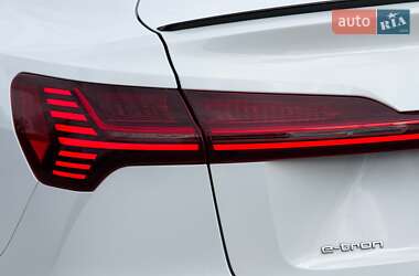 Позашляховик / Кросовер Audi e-tron Sportback 2020 в 