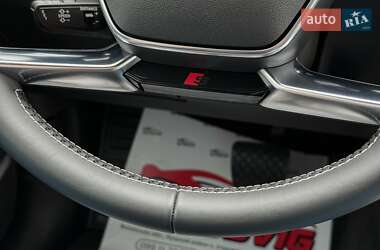 Позашляховик / Кросовер Audi e-tron Sportback 2020 в 