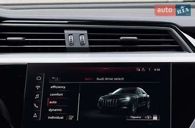Позашляховик / Кросовер Audi e-tron Sportback 2020 в 