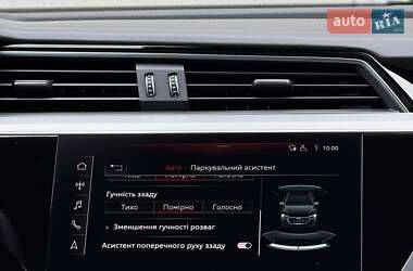 Позашляховик / Кросовер Audi e-tron Sportback 2020 в 