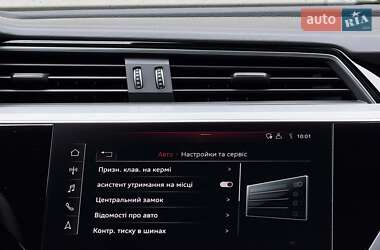 Позашляховик / Кросовер Audi e-tron Sportback 2020 в 