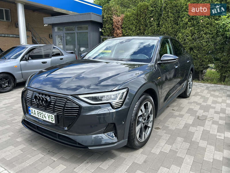 Позашляховик / Кросовер Audi e-tron Sportback 2021 в Києві