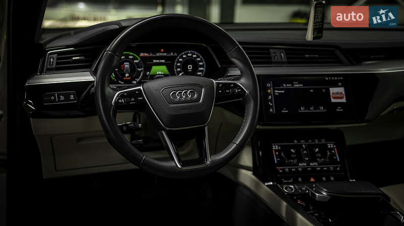 Позашляховик / Кросовер Audi e-tron Sportback 2021 в Чернівцях