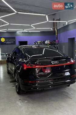 Внедорожник / Кроссовер Audi e-tron Sportback 2021 в 