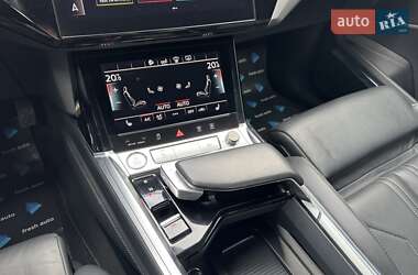 Внедорожник / Кроссовер Audi e-tron Sportback 2020 в 