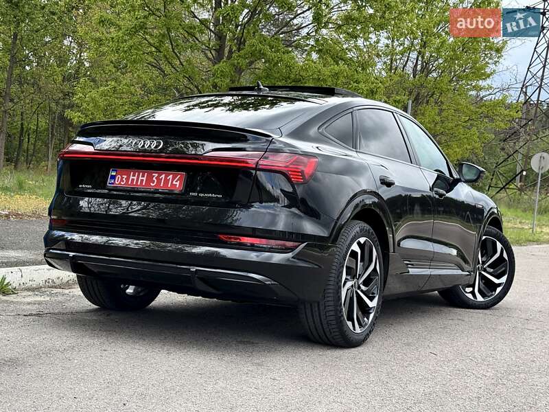 Позашляховик / Кросовер Audi e-tron Sportback 2021 в Києві