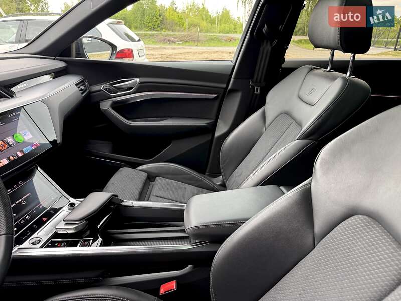 Позашляховик / Кросовер Audi e-tron Sportback 2021 в Києві
