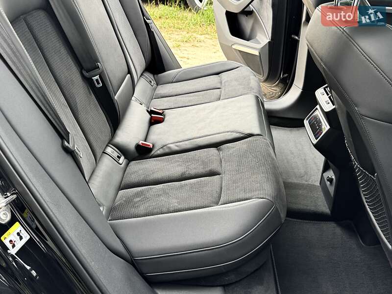 Позашляховик / Кросовер Audi e-tron Sportback 2021 в Києві