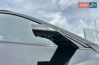 Позашляховик / Кросовер Audi e-tron Sportback 2021 в 