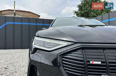 Позашляховик / Кросовер Audi e-tron Sportback 2021 в 