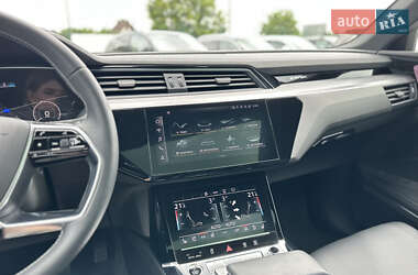 Позашляховик / Кросовер Audi e-tron Sportback 2021 в 