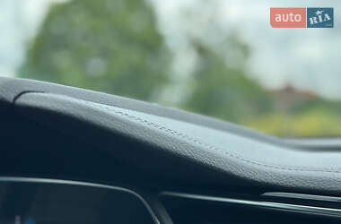Позашляховик / Кросовер Audi e-tron Sportback 2021 в 