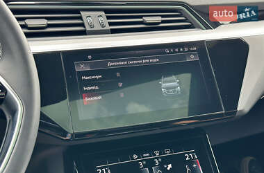 Позашляховик / Кросовер Audi e-tron Sportback 2021 в 