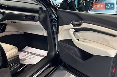 Внедорожник / Кроссовер Audi e-tron Sportback 2021 в 