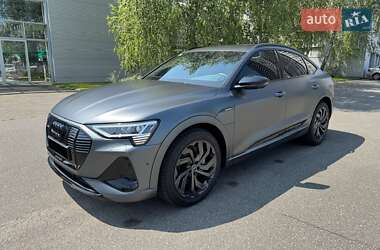 Позашляховик / Кросовер Audi e-tron Sportback 2023 в 