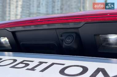 Позашляховик / Кросовер Audi e-tron Sportback 2023 в 