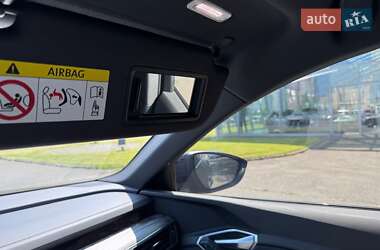 Позашляховик / Кросовер Audi e-tron Sportback 2023 в 