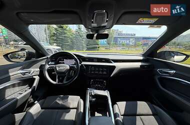 Позашляховик / Кросовер Audi e-tron Sportback 2023 в 