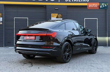 Позашляховик / Кросовер Audi e-tron Sportback 2022 в 