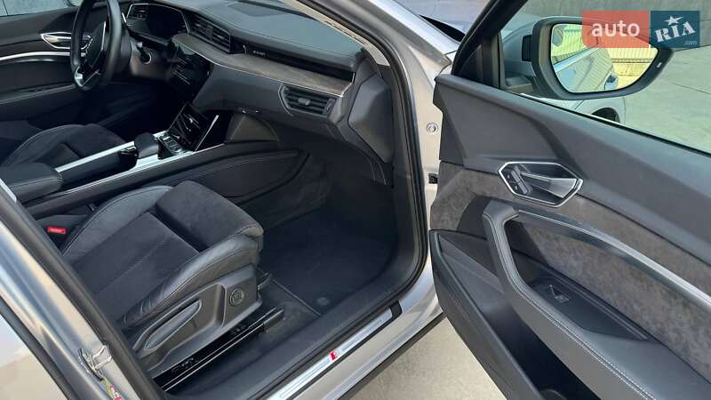 Внедорожник / Кроссовер Audi e-tron Sportback 2020 в Львове фото 32 Внедорожник / Кроссовер Audi e-tron Sportback 2020 в Львове