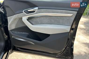 Внедорожник / Кроссовер Audi e-tron Sportback 2021 в 