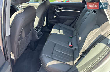 Позашляховик / Кросовер Audi e-tron Sportback 2021 в 