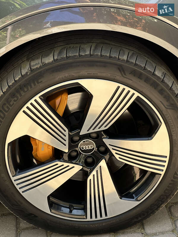 Позашляховик / Кросовер Audi e-tron Sportback 2021 в Чернівцях