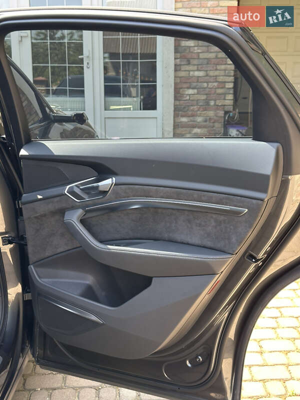 Позашляховик / Кросовер Audi e-tron Sportback 2021 в Чернівцях