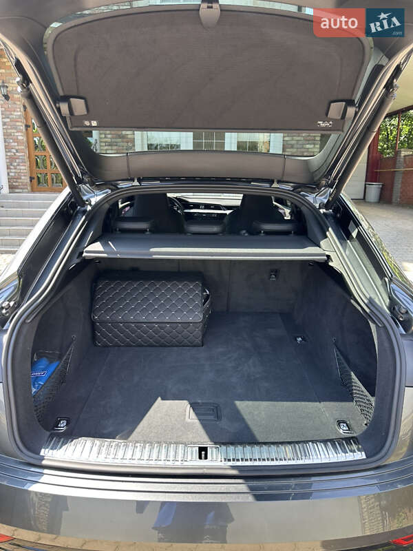 Позашляховик / Кросовер Audi e-tron Sportback 2021 в Чернівцях