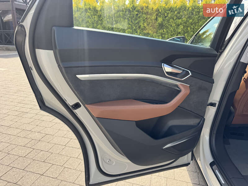 Внедорожник / Кроссовер Audi e-tron Sportback 2020 в Стрые