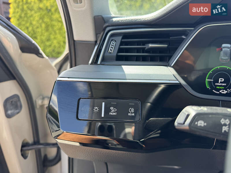 Внедорожник / Кроссовер Audi e-tron Sportback 2020 в Стрые