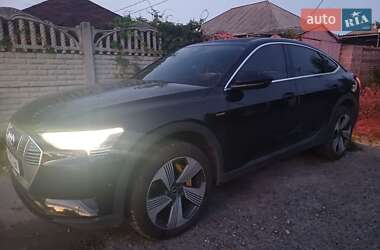 Позашляховик / Кросовер Audi e-tron Sportback 2020 в 