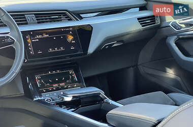 Внедорожник / Кроссовер Audi e-tron Sportback 2020 в 