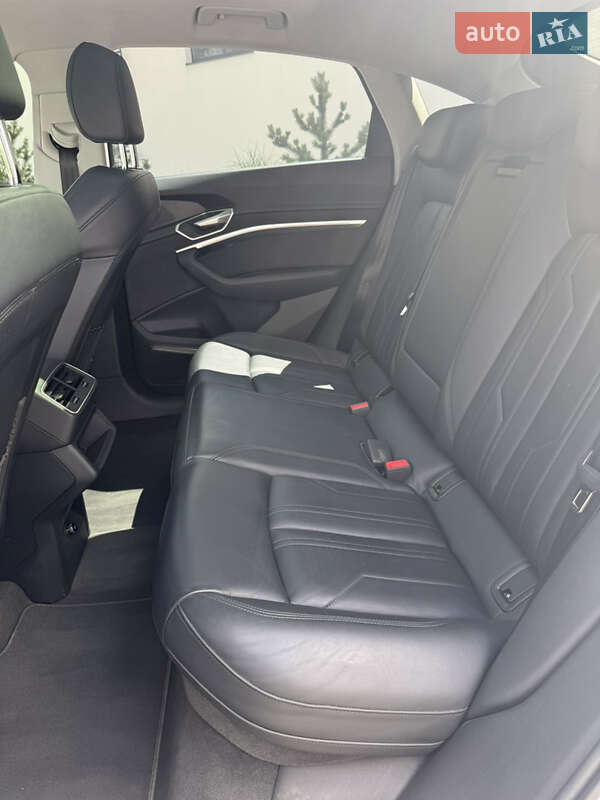 Позашляховик / Кросовер Audi e-tron Sportback 2020 в Луцьку