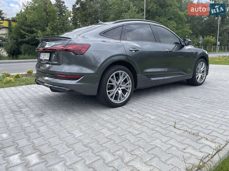 Позашляховик / Кросовер Audi e-tron Sportback 2020 в Києві