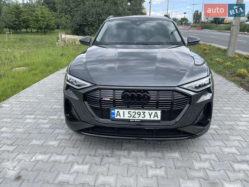 Позашляховик / Кросовер Audi e-tron Sportback 2020 в Києві